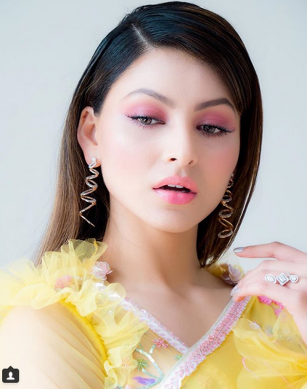 Urvashi Rautela Instagram Pics